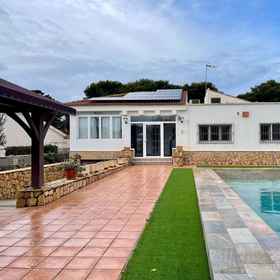 Primary image1Villa in Roquetas With Garden and Private Pool,Meeting Point Language School (Language School)飯店