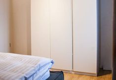 기타 7 Narrow Luzin Modern Retreat