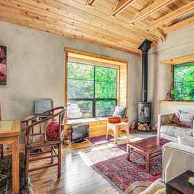 Primary image1Unique & Serene Retreat, 7 Mi to Downtown Portland,布拉甘萨茶飯店