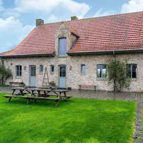 Primary image 1 Comfortable Group Home With Large Garden, Arrondissement of Bruges Villas