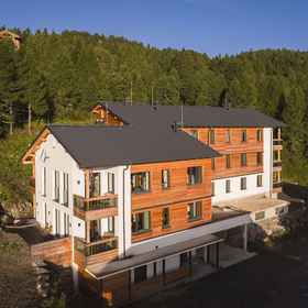 Primary image 1 Luxury Chalet in Turracher Hohe With Sauna, Sankt Georgen ob Murau Hotels