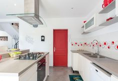 Others 4 Beautiful Holiday Home With Garden