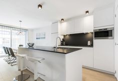 Others 4 Dokside 2 Bedrooms on Floor 3