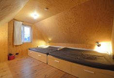 Others 5 Quaint Villa With Enclosed Garden