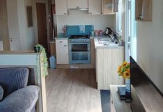 Others 7 Cozy Chalet Sleeps 4 With Garden