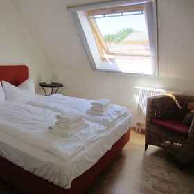 Room1Fleesensee 度假村,Stadtkirche St. Johannis Malchow飯店