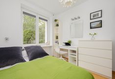 기타 5 Sunny Heart of Warsaw by Renters