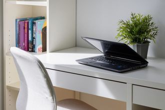 기타 4 Sunny Heart of Warsaw by Renters