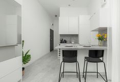 Others 6 Beautiful Studio Apartments by Renters