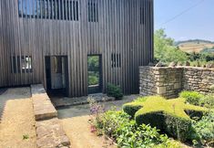 Others 2 6-bed, Sleeps 16, Pets Allowed, Hot Tub