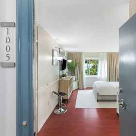 Interior entrance 1 อิเล็กตรา มิวส์ สตูดิโอ, โรงแรม & ที่พัก King County