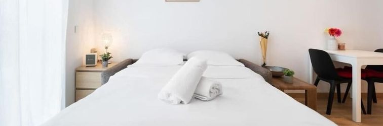 其他 Brand new studio in center