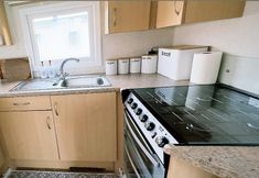 その他 7 Impeccable 2-bed Static Caravan in Morecambe