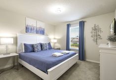 Lainnya 3 Relax in Style Pool, Resort Amenities, Near Disney