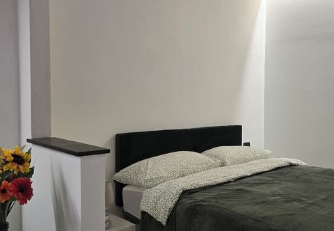 Others The white cave- Bluchalet