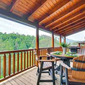 Primary image 1 'shady Pines' Mountain Retreat w/ Hot Tub!, Hatfield and McCoy Dinner Show Hotels