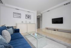 Others 7 Nad Brzegiem Wisły Warszawa by Renters