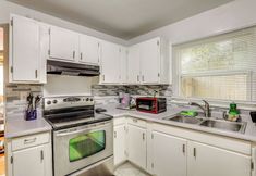 Others 3 Serene Charleston Home Near Airport: Pets Welcome!