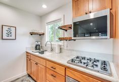 Others 7 Welcoming Grants Pass Retreat - Walk to Park!