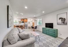 Others 5 Welcoming Grants Pass Retreat - Walk to Park!