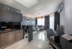 Others 7 Small Venice Apartments