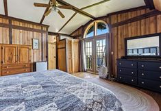 Others 2 Hillbilly Highrise