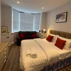 Room 1 Spencer Bridge By AFL, Northamptonshire Hotels