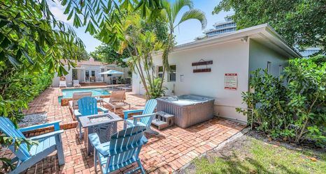 อื่นๆ 2 Steps From Beach Quaint Cottage Heated Pool Sand Key Resldences