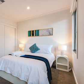 Room 1 StayAU Stylish 4BR Home Ringwood, South Melbourne Hotels