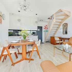 Primary image1三層樓雷瓦爾公寓 by Renters,格雷菲采飯店