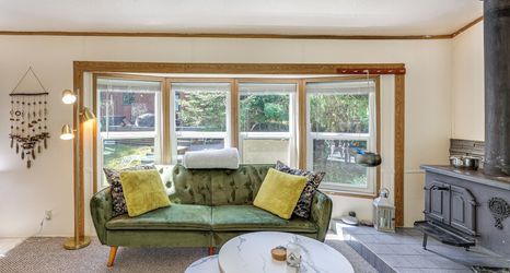 Lainnya 2 Glacier Home w/ Deck - 18 Mi to Mt Baker Ski Area!