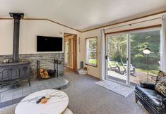 Lainnya 3 Glacier Home w/ Deck - 18 Mi to Mt Baker Ski Area!