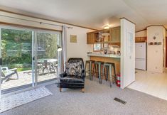 Lainnya 4 Glacier Home w/ Deck - 18 Mi to Mt Baker Ski Area!