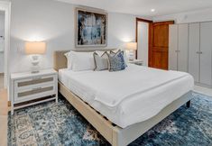 อื่นๆ 7 Grand Historic Residence Walk to Beach Heated Pool Outdoor Kitchen Hibiscus Key Residences