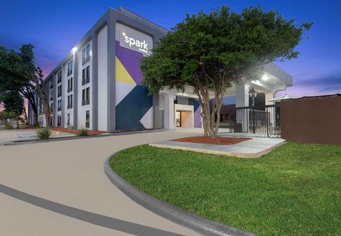 기타 Spark by Hilton Grand Prairie