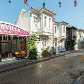 Primary image 1 Begonville 2 Mansion Oldcity, Full Moon Shoes Hotels