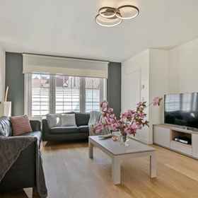 Room 1 Summer-house With Sunny Garden Nearby Beach, Khách sạn Arrondissement Brugge