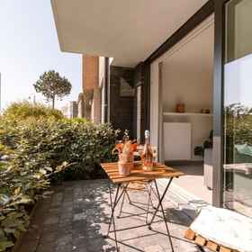 Room 1 Deluxe Apartment With Lovely Terrace and Parking, Arrondissement of Bruges Hotels