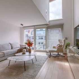 Room 1 Lovely and Spacious Apartment on top Location, Khách sạn Arrondissement Brugge