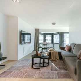 Room 1 Modern Apartment Near the Beach, Arrondissement of Bruges Hotels