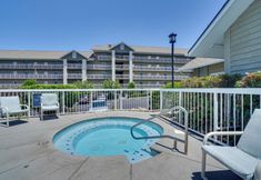 Lain-lain 7 3 Mi to Dollywood: Pigeon Forge Condo w/ Pools!