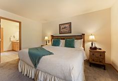 其他 7 37 Kinglet 4 Bedroom Home by RedAwning