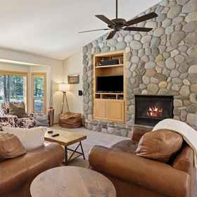 Primary image 1 37 Kinglet 4 Bedroom Home by RedAwning, Hotel White Elm Lane 15