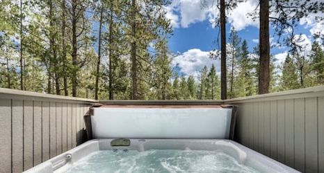 其他 2 37 Kinglet 4 Bedroom Home by RedAwning