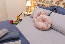 อื่นๆ Pireas Jewel New Design Apt w Backyard