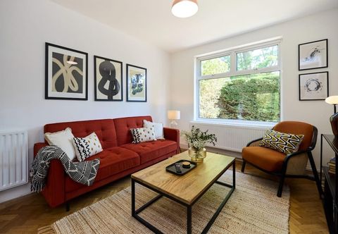 Others The West Byfleet Place - Modern 3bdr Flat With Garden
