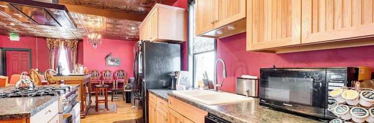 Others Saloon-style Prosser Loft in WA Wine Country!