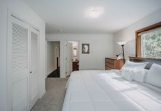 Others 6 77mbr - Wi-fi - Fireplace - Pets Ok - Bbq 3 Bedroom Cabin by RedAwning