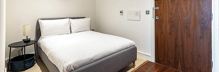 Others Chic Studio With Skyline Views