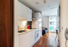 Others 4 Chic Studio With Skyline Views